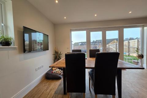 3 bedroom detached house for sale, Devon Way, Northampton NN3