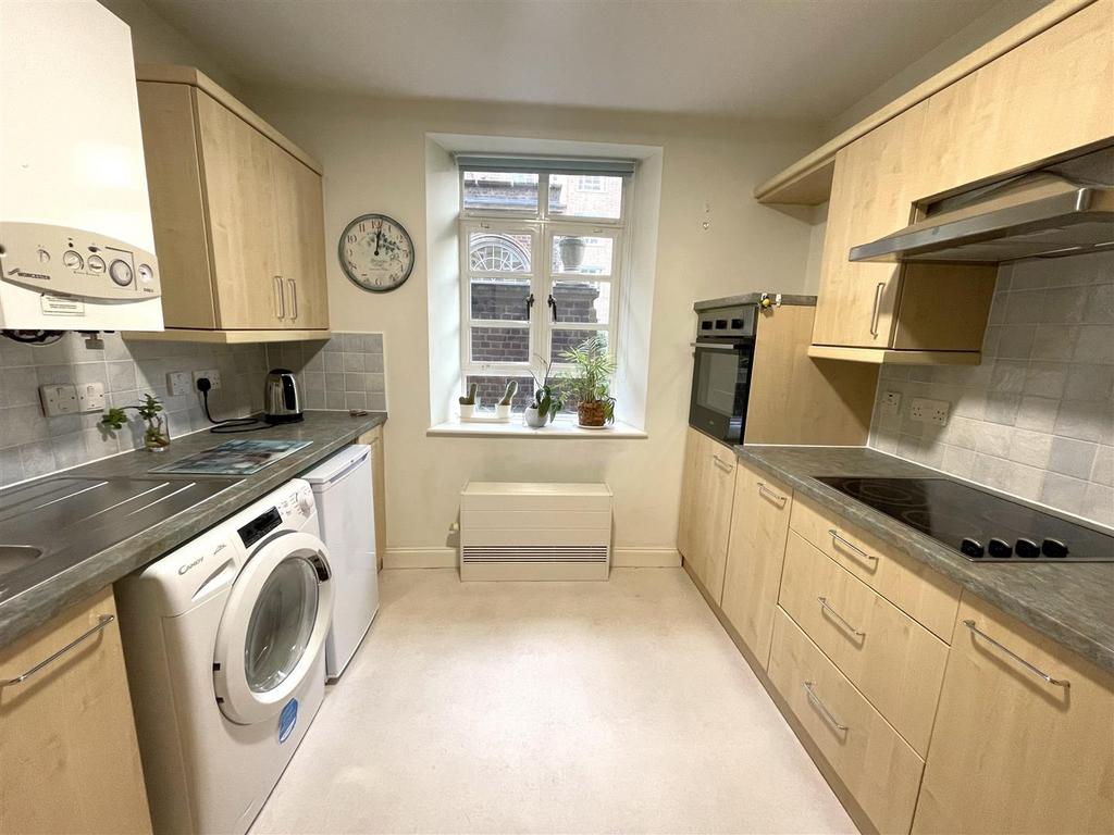Kitchen 1.jpeg