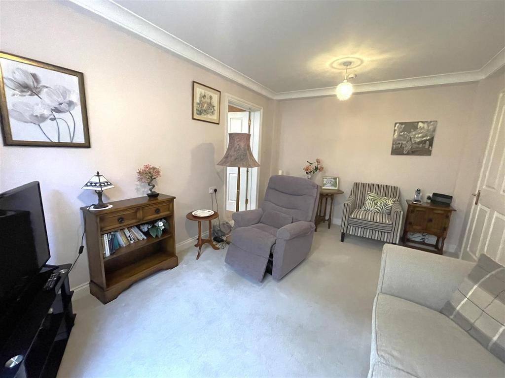 Living Room 2.jpeg