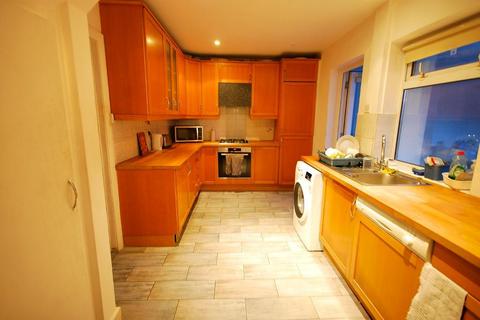 5 bedroom semi-detached house to rent, LYON PARK AVENUE, WEMBLEY, HA0 4DX
