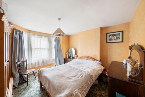 3 bedroom detached house for sale, York Avenue, Hanwell, London, W7 3HY