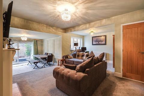3 bedroom bungalow for sale, Valley Road, Kenley, CR8 5BU
