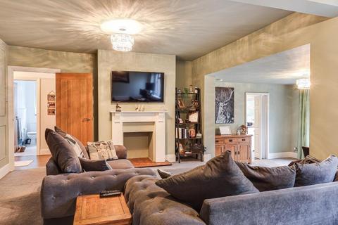 3 bedroom bungalow for sale, Valley Road, Kenley, CR8 5BU