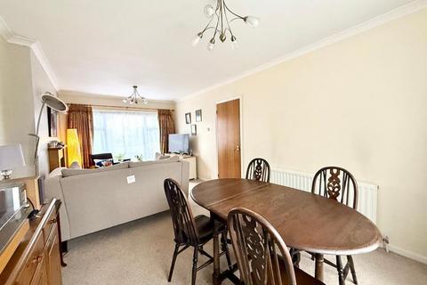 3 bedroom semi-detached house for sale, Stanmore Crescent, Leagrave, Luton, Bedfordshire, LU3 2RJ