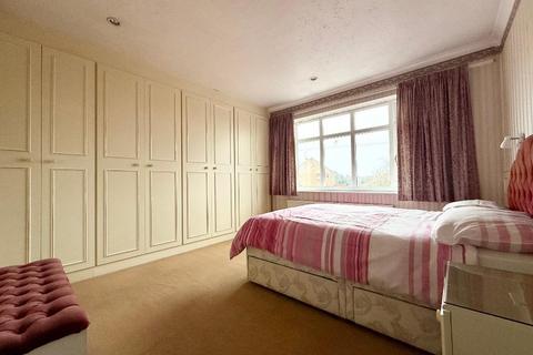 3 bedroom semi-detached house for sale, Vincent Road, Leagrave, Luton, Bedfordshire, LU4 9AW