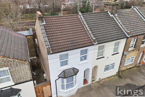 2 bedroom end of terrace house for sale - Bradley Road, Enfield