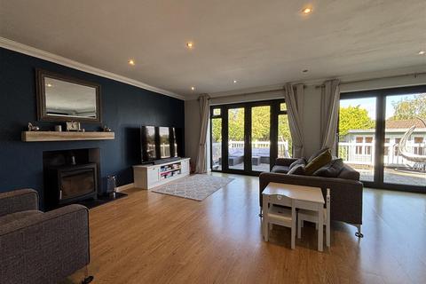3 bedroom detached house for sale, Manor Road, Verwood BH31