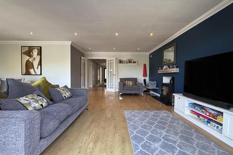 3 bedroom detached house for sale, Manor Road, Verwood BH31