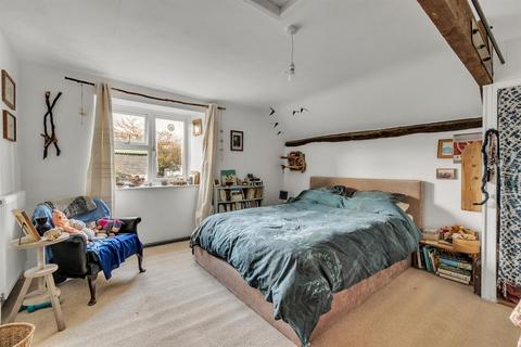 undefined, Honiton