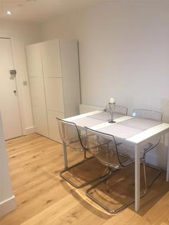 1 bedroom apartment to rent, South End, Croydon, CR0
