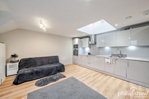 1 bedroom flat for sale, Gibbs Couch, Watford, WD19