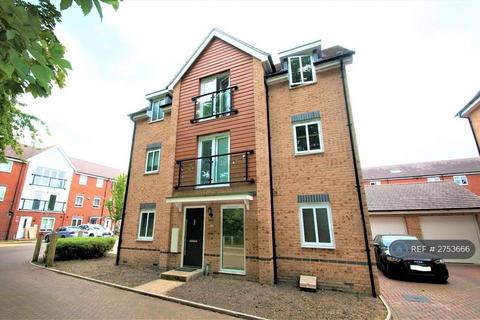 5 bedroom detached house to rent, Edgeworth Close, Slough, SL3