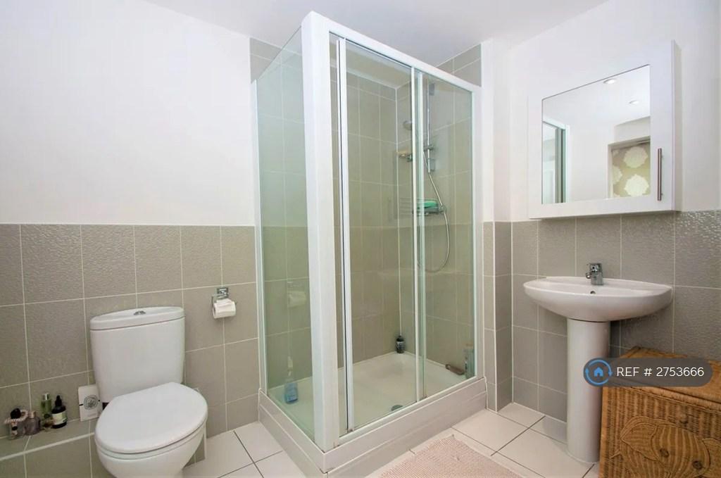 Bedroom 1 Ensuite