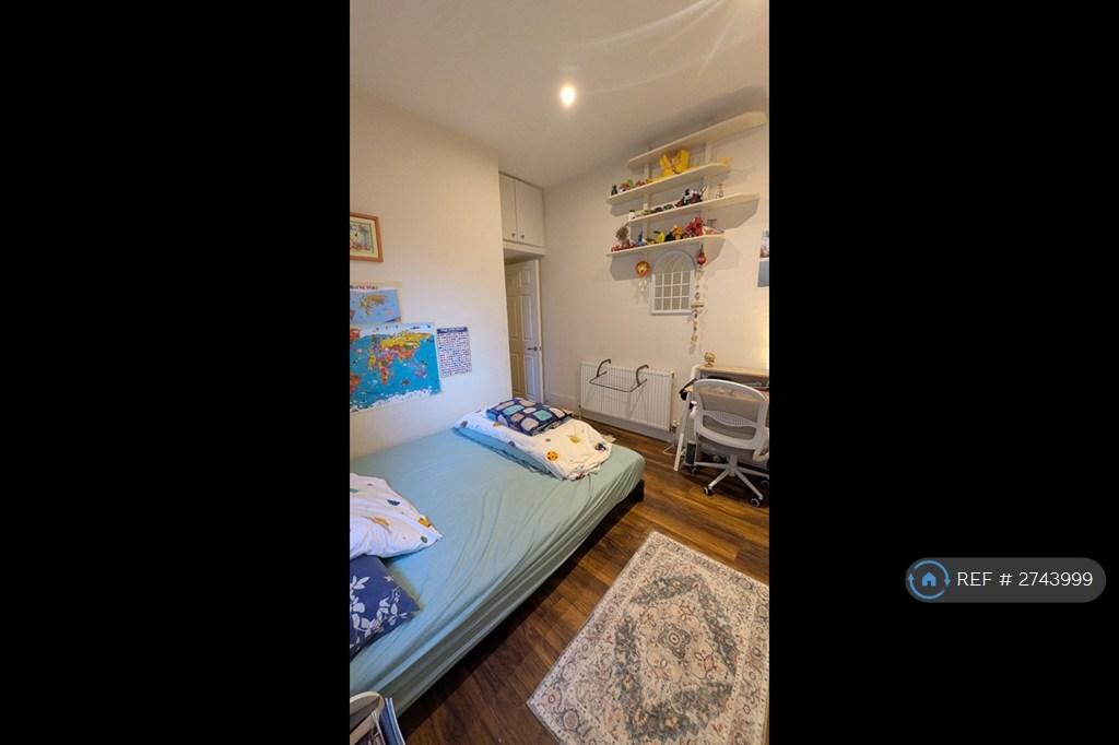 2nd Bedroom(2)