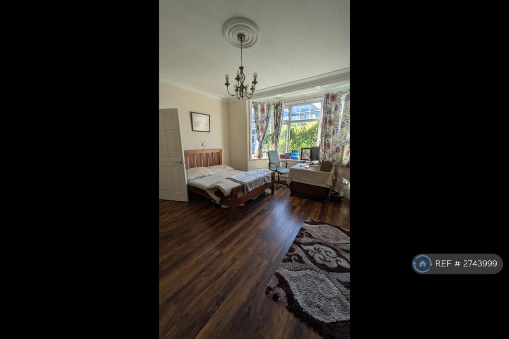 Master Bedroom(2)