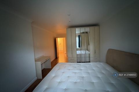 2 bedroom flat to rent, Lowndes Court, Harrow, HA1