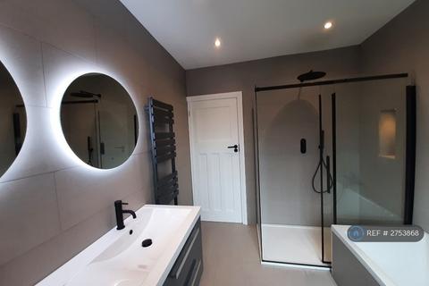 3 bedroom detached house to rent, Fromondes Road, London, SM3