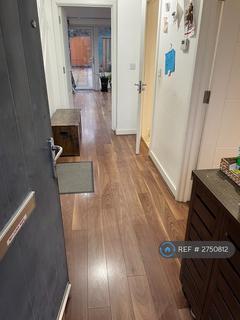 2 bedroom end of terrace house to rent, Watkins Way, Dagenham, RM8
