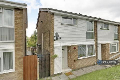 3 bedroom terraced house to rent - Buchanan Drive, Luton, LU2