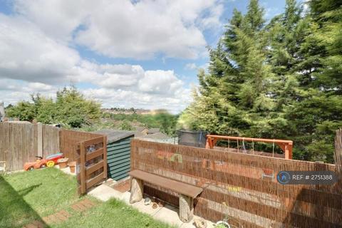3 bedroom terraced house to rent, Buchanan Drive, Luton, LU2