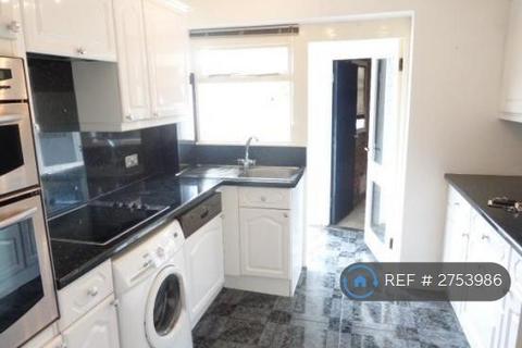 3 bedroom terraced house to rent, Stag Hill, Basingstoke, RG22