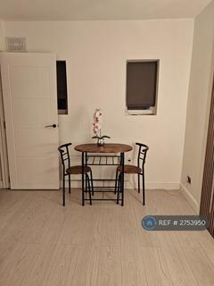 1 bedroom flat to rent, Whitehill Avenue, Luton, Bedfordshire, LU1