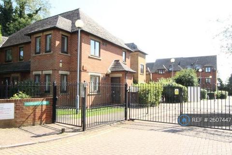 2 bedroom flat to rent, Farrans Court, Harrow, HA3