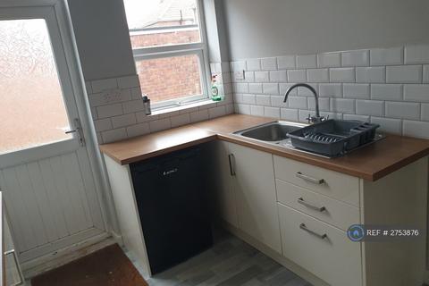 2 bedroom semi-detached house to rent, Druridge Drive, Newcastle Upon Tyne, NE5