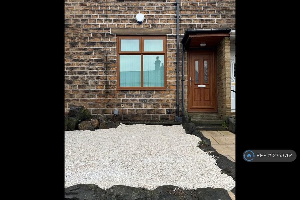 Low Maintenance Stone Chip Gardens To Front &amp; Rear