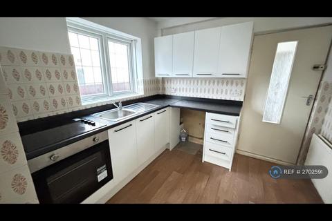 3 bedroom semi-detached house to rent, Pemberton Crescent, Middlesbrough, TS4