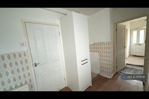 3 bedroom semi-detached house to rent, Pemberton Crescent, Middlesbrough, TS4