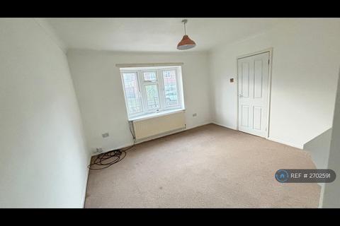 3 bedroom semi-detached house to rent, Pemberton Crescent, Middlesbrough, TS4