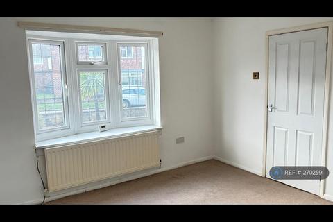 3 bedroom semi-detached house to rent, Pemberton Crescent, Middlesbrough, TS4