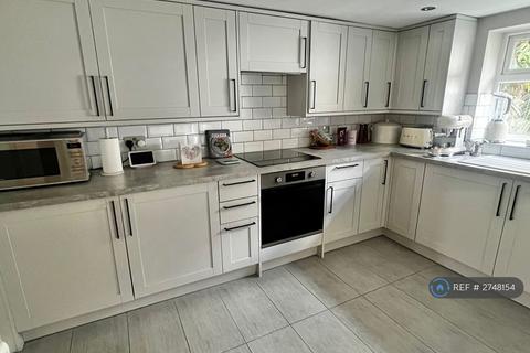 3 bedroom semi-detached house to rent, Talbot Road, Rickmansworth, WD3
