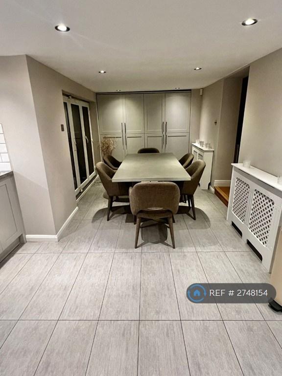 Kitchen Dining Area
