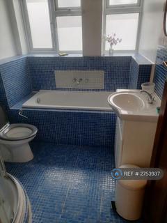 3 bedroom terraced house to rent, King Edward Road, Chatham, ME4