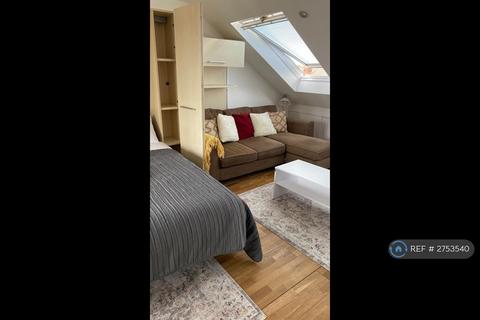 1 bedroom flat to rent, Thames Ave, Greenford, UB6