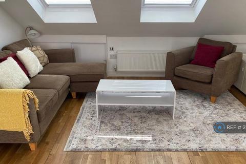 undefined, Thames Ave, Greenford, UB6
