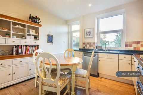 3 bedroom terraced house to rent, Devonshire Terrace Road, Sheffield, S17
