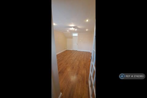 2 bedroom end of terrace house to rent, Crediton Close, Bedford, MK40