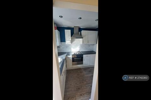 2 bedroom end of terrace house to rent, Crediton Close, Bedford, MK40