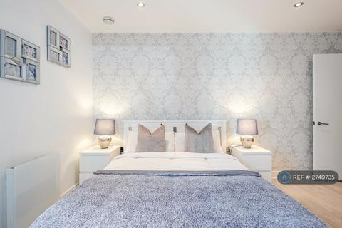 3 bedroom flat to rent, Balearic Apartments, London, E16
