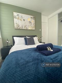 3 bedroom flat to rent, Villiers Road, Watford, WD19