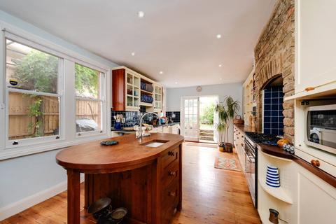 5 bedroom end of terrace house for sale, Platts Lane, London