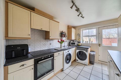 3 bedroom end of terrace house for sale, Treforest Close, Swindon