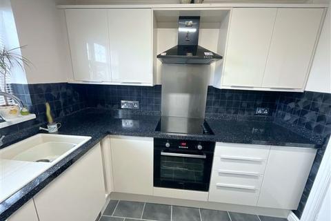 3 bedroom bungalow for sale, Nether Oak Close, Sothall, Sheffield, S20 2PT