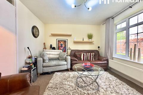 1 bedroom flat for sale, Englefield, Horsham