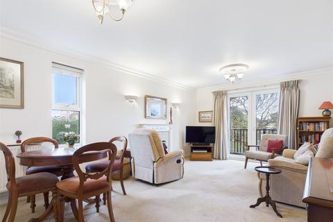 2 bedroom apartment for sale, Lymington Road, Highcliffe, Christchurch, Dorset, BH23