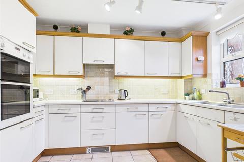 2 bedroom apartment for sale, Lymington Road, Highcliffe, Christchurch, Dorset, BH23