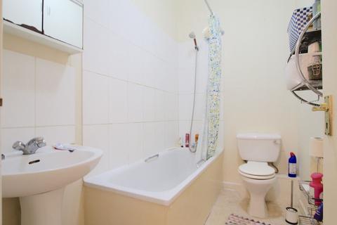 1 bedroom flat to rent, A Caledonian Road, London
